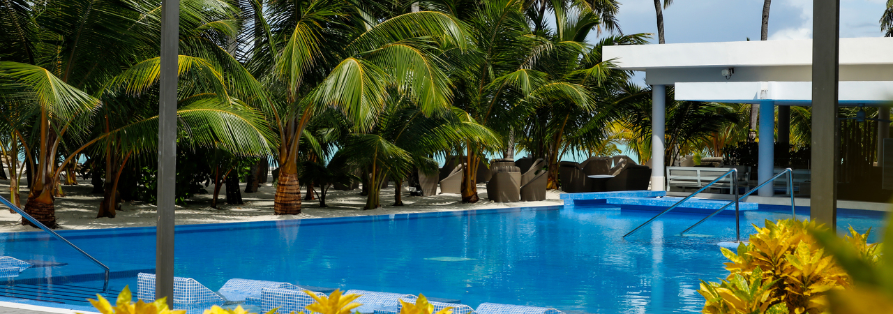 Riu Palace resort Maldives pool 2