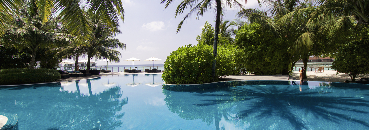 Robinson Club resort Maldives main pool