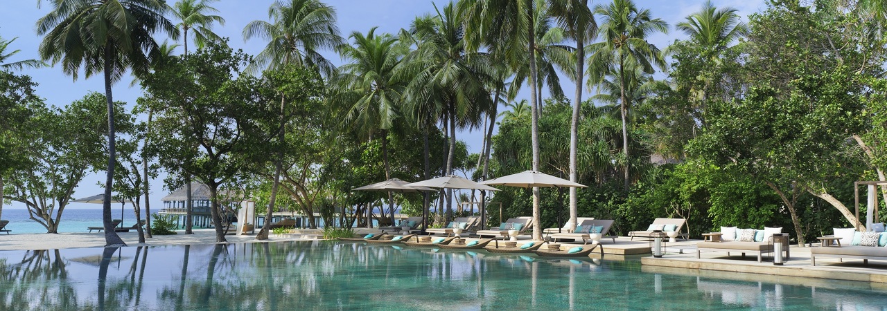 Vakkaru Maldives Resort Pool