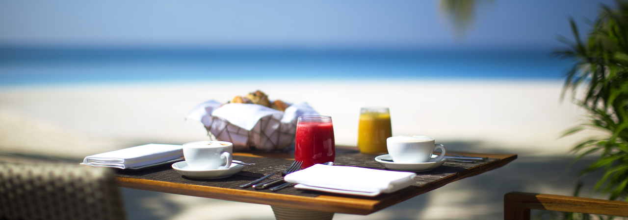 Velassaru Island Resort Maldives breakfast turquoise restaurant