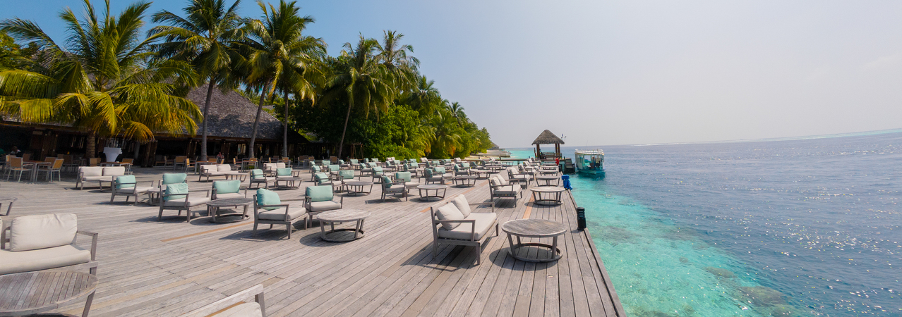 Vilamendhoo island resort maldives bonthi bar 2