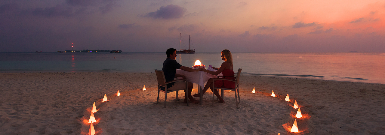 Vilamendhoo island resort maldives private beach romantic dinner