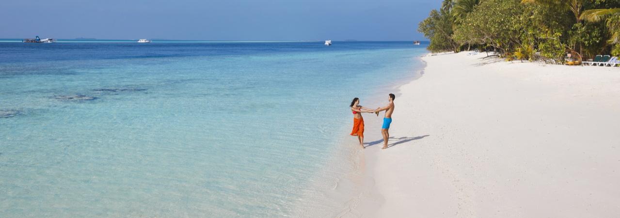 Vilamendhoo island resort maldives beach 2