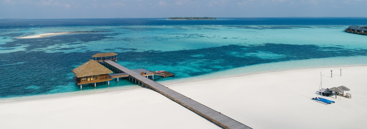 noku maldives aerial arrival