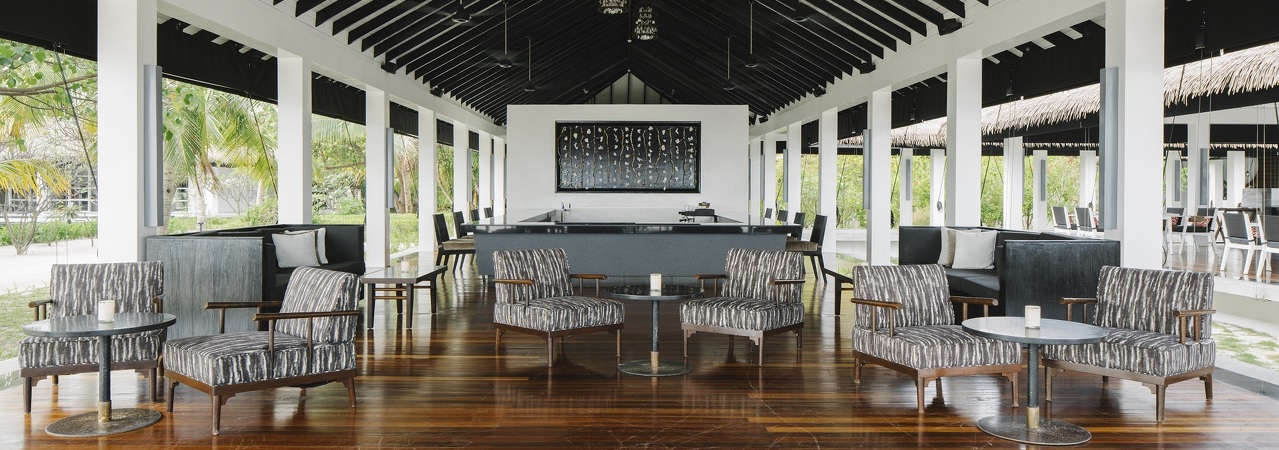 noku maldives kuda funafaru palm bar